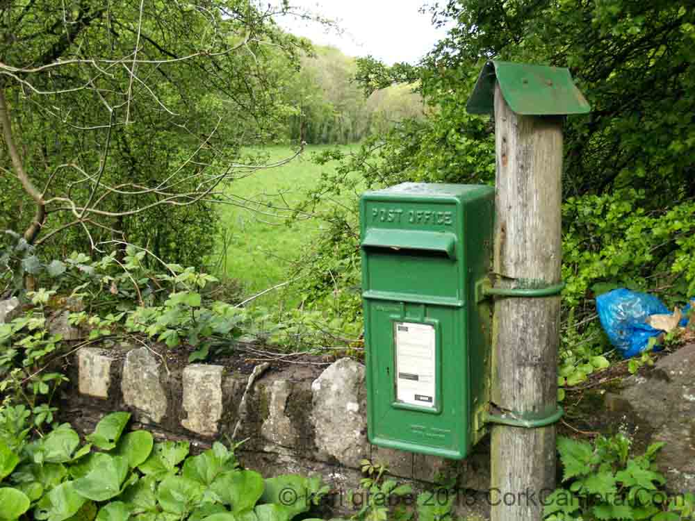 KG090656 old post box before removal