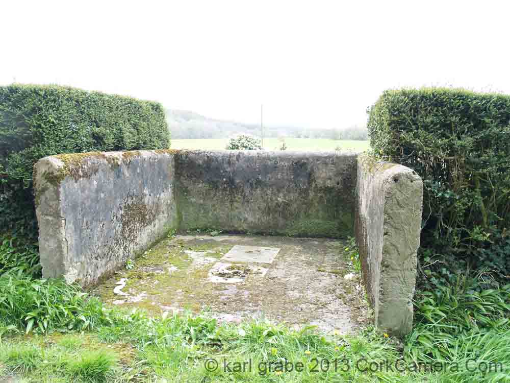 KG230525 Old Pump on lake road to blarney