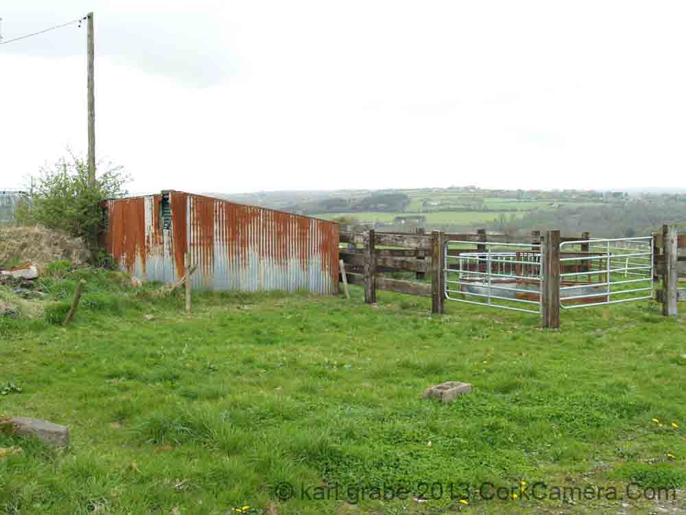 KG230183 shed with electric fence
